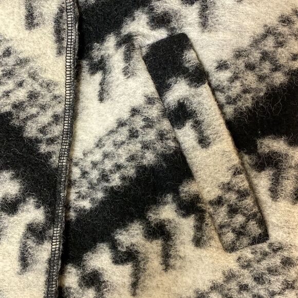 Line the Label Wool Blend Patterned Sweater Coat Black Cream Size - Medium - Picture 9 of 13